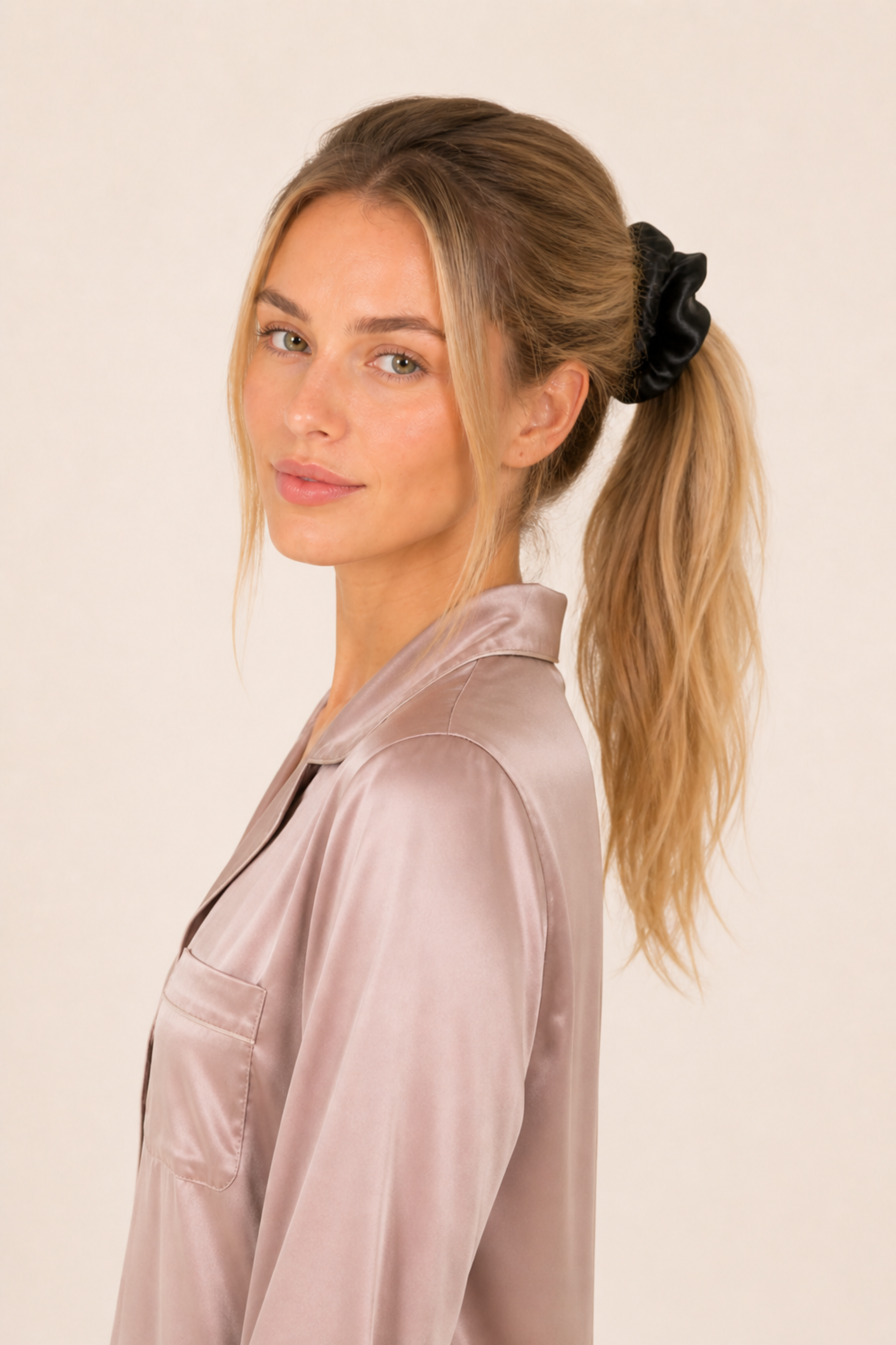 Noir Scrunchie