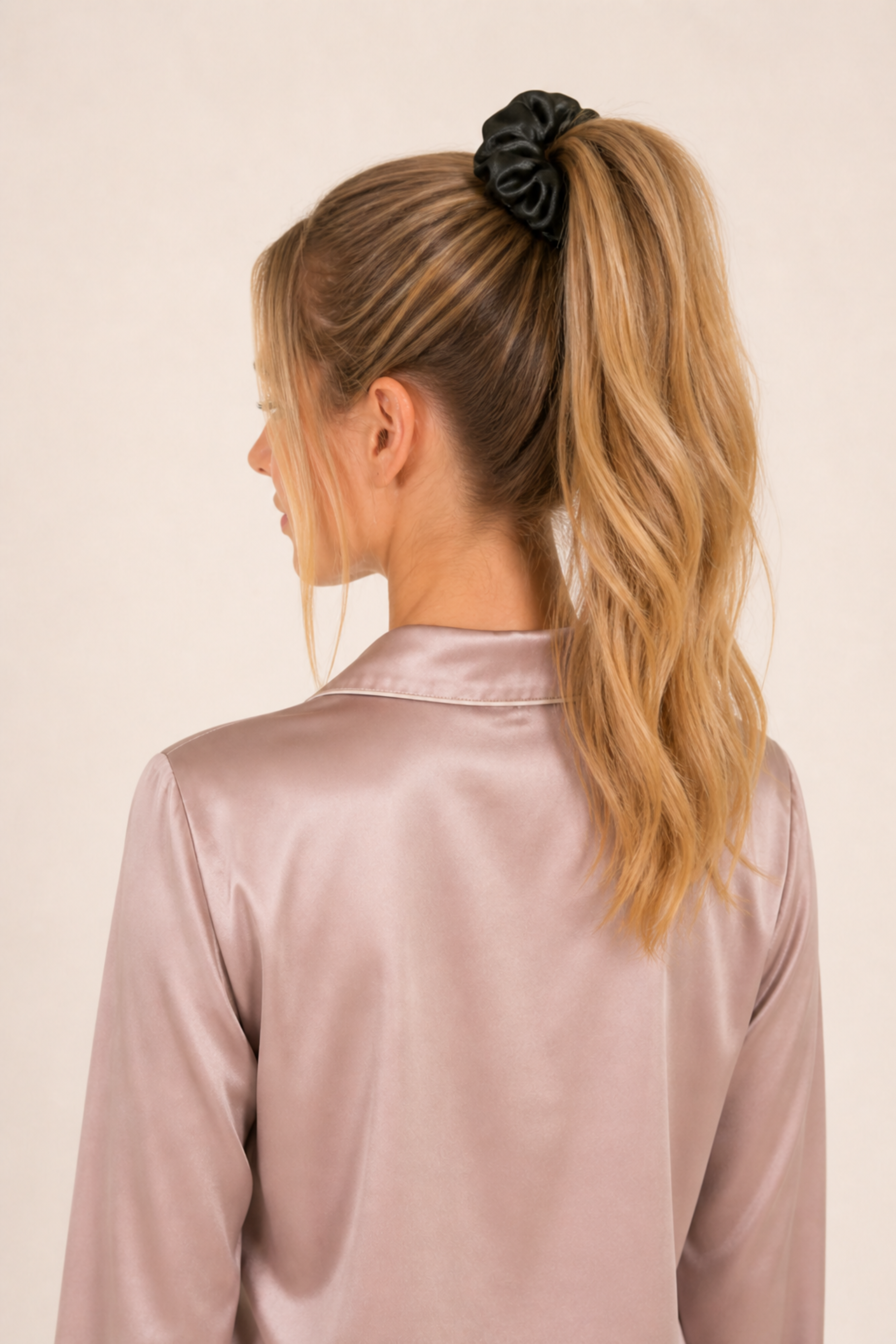 Noir Scrunchie